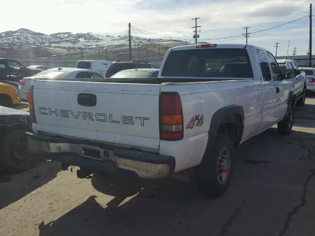 1GCGK29UXYE181066 - 2000 CHEVROLET SILVERADO WHITE photo 4