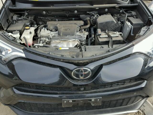 2T3JFREV6GW487562 - 2016 TOYOTA RAV4 SE BLACK photo 7