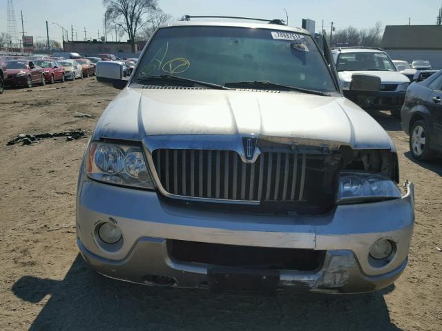 5LMFU28R93LJ38757 - 2003 LINCOLN NAVIGATOR GRAY photo 9