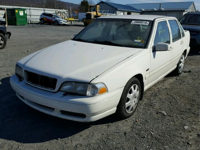 YV1LS5542W2415554 - 1998 VOLVO S70 WHITE photo 2