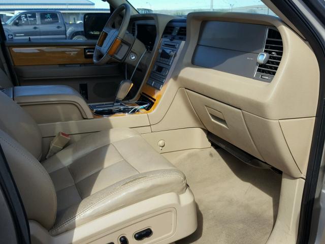 5LMFU27507LJ04646 - 2007 LINCOLN NAVIGATOR GOLD photo 5