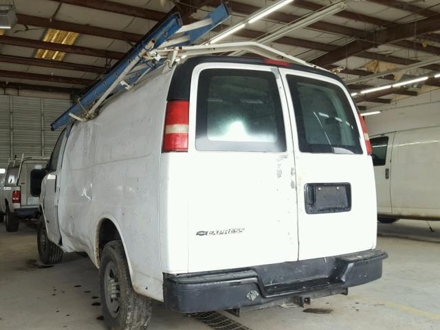 1GCGG25V761140432 - 2006 CHEVROLET EXPRESS G2 WHITE photo 3