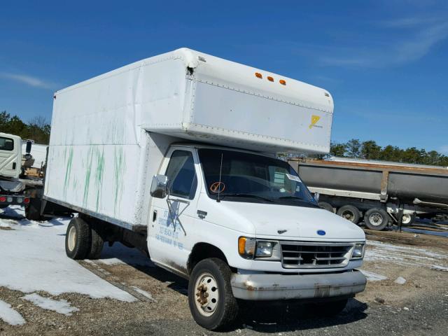 1FDKE37H7SHA08149 - 1995 FORD ECONOLINE WHITE photo 1