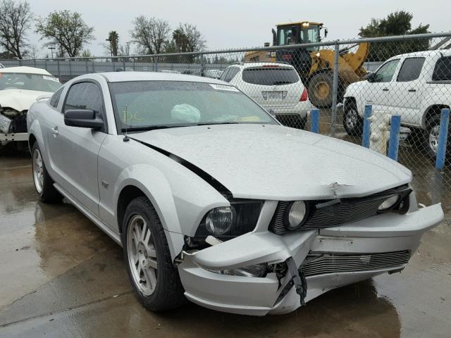 1ZVFT82H455251484 - 2005 FORD MUSTANG GT SILVER photo 1