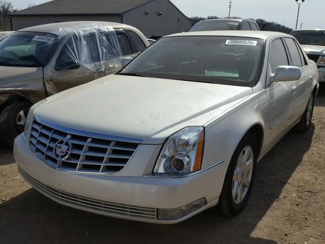 1G6KD57Y37U196415 - 2007 CADILLAC DTS WHITE photo 2