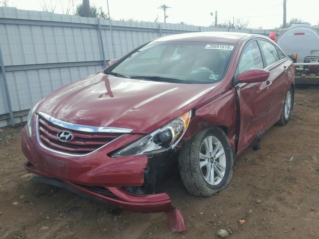 5NPEB4AC0DH784804 - 2013 HYUNDAI SONATA GLS RED photo 2