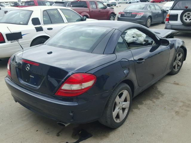 WDBWK54F27F137057 - 2007 MERCEDES-BENZ SLK 280 BLUE photo 4