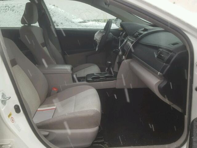 4T4BF1FK5CR199065 - 2012 TOYOTA CAMRY BASE WHITE photo 5