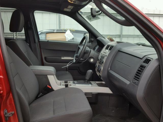 1FMCU0DG3CKA47133 - 2012 FORD ESCAPE XLT BURGUNDY photo 5