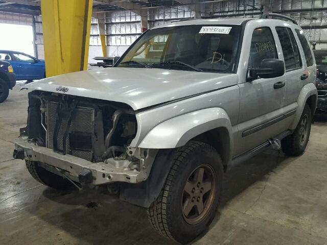 1J4GK38K05W643169 - 2005 JEEP LIBERTY RE SILVER photo 2