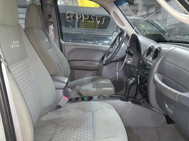 1J4GK38K05W643169 - 2005 JEEP LIBERTY RE SILVER photo 5
