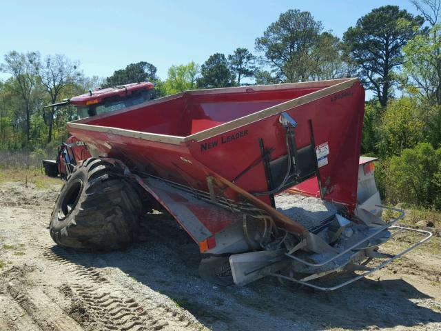 YHT046019 - 2017 CASE TRACTOR RED photo 3