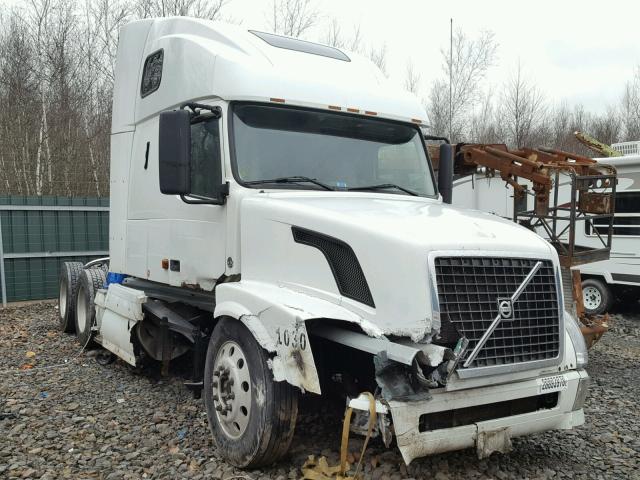 4V4NC9TK67N450686 - 2007 VOLVO VN VNL WHITE photo 1