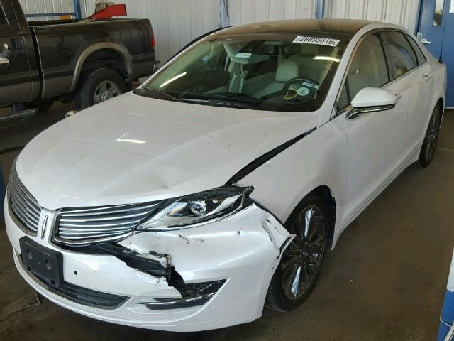 3LN6L2JK7DR814788 - 2013 LINCOLN MKZ WHITE photo 2