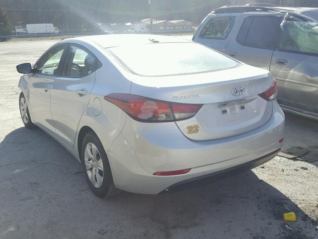 5NPDH4AE9GH671675 - 2016 HYUNDAI ELANTRA SE SILVER photo 3