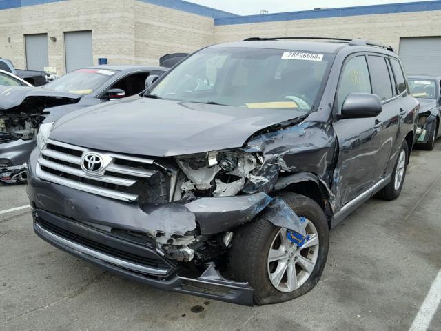 5TDZK3EH6CS064661 - 2012 TOYOTA HIGHLANDER GRAY photo 2