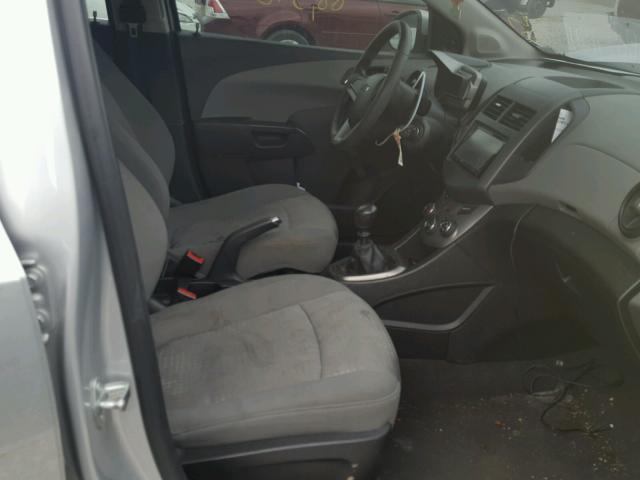 1G1JB5SH5D4122911 - 2013 CHEVROLET SONIC LS 银色 照片 5