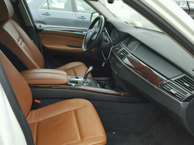 5UXFE8C58AL312700 - 2010 BMW X5 XDRIVE4 WHITE photo 5