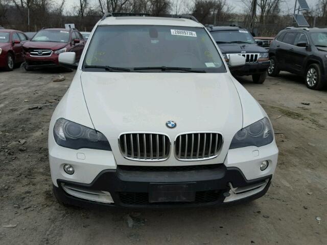 5UXFE8C58AL312700 - 2010 BMW X5 XDRIVE4 WHITE photo 9