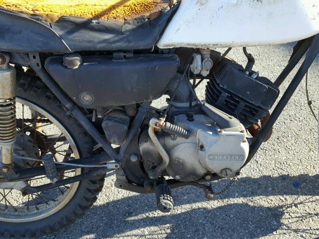 F7E70699 - 1974 KAWASAKI MOTORCYCLE WHITE photo 7