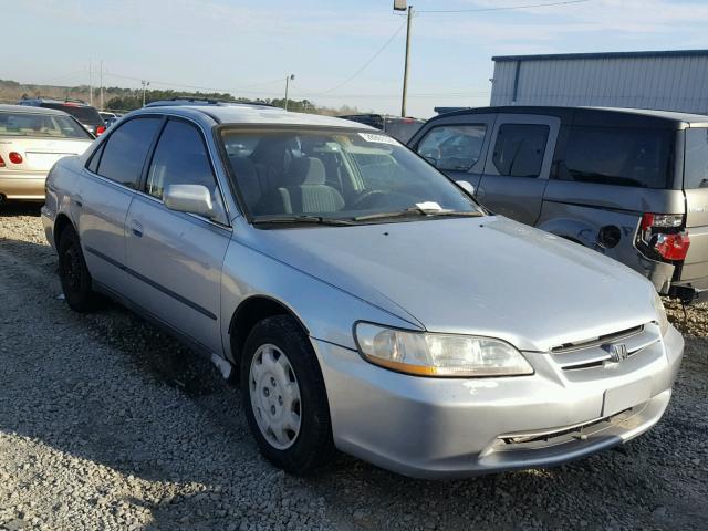 1HGCG5647WA118003 - 1998 HONDA ACCORD LX SILVER photo 1