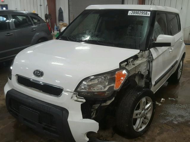 KNDJT2A21B7710848 - 2011 KIA SOUL + WHITE photo 2