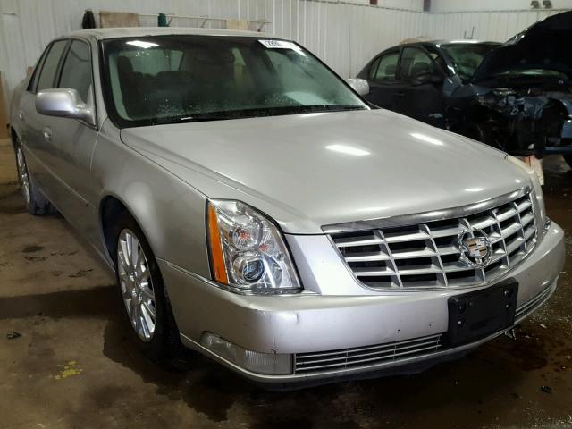 1G6KD57Y08U109961 - 2008 CADILLAC DTS SILVER photo 1