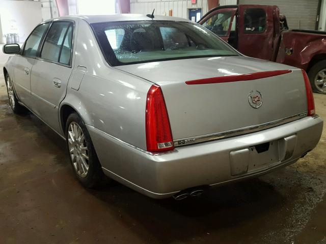 1G6KD57Y08U109961 - 2008 CADILLAC DTS SILVER photo 3