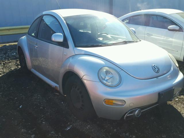 3VWCA21C7YM449616 - 2000 VOLKSWAGEN NEW BEETLE 银色 照片 1