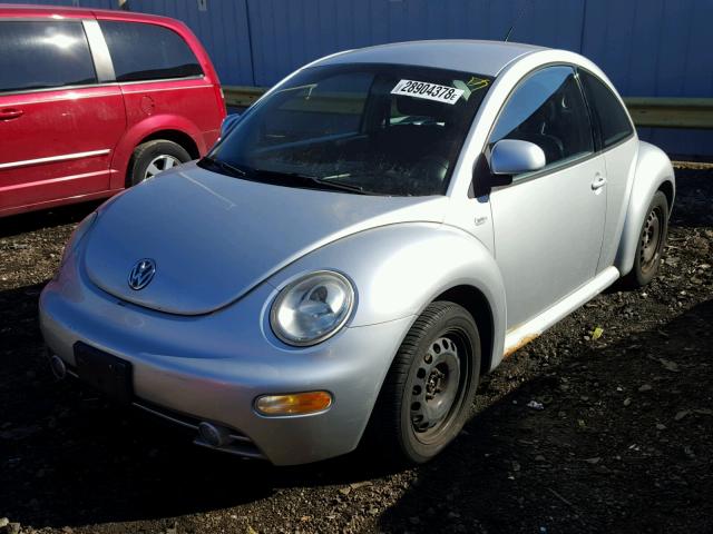 3VWCA21C7YM449616 - 2000 VOLKSWAGEN NEW BEETLE SILVER photo 2