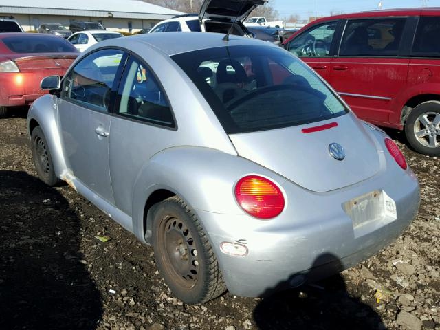 3VWCA21C7YM449616 - 2000 VOLKSWAGEN NEW BEETLE SILVER photo 3