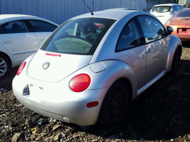3VWCA21C7YM449616 - 2000 VOLKSWAGEN NEW BEETLE 银色 照片 4