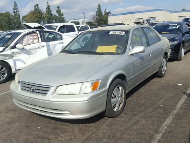 JT2BG22K6Y0467572 - 2000 TOYOTA CAMRY CE SILVER photo 2