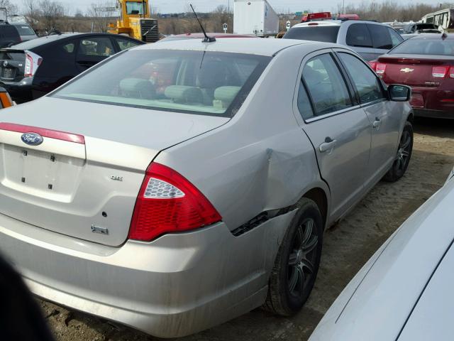 3FAHP0HG2AR120972 - 2010 FORD FUSION SE SILVER photo 4