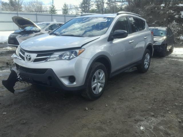 JTMBFREV6FJ025438 - 2015 TOYOTA RAV4 LE SILVER photo 2