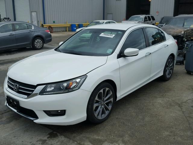 1HGCR2F54EA003682 - 2014 HONDA ACCORD SPO WHITE photo 2