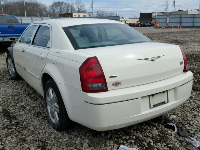 2C3AK53G85H695209 - 2005 CHRYSLER 300 TOURIN WHITE photo 3