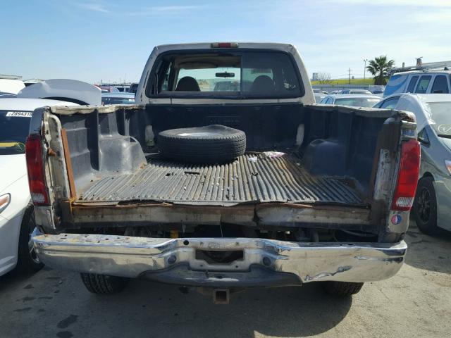 1FTSW31F41EC64175 - 2001 FORD F350 SRW S GOLD photo 9