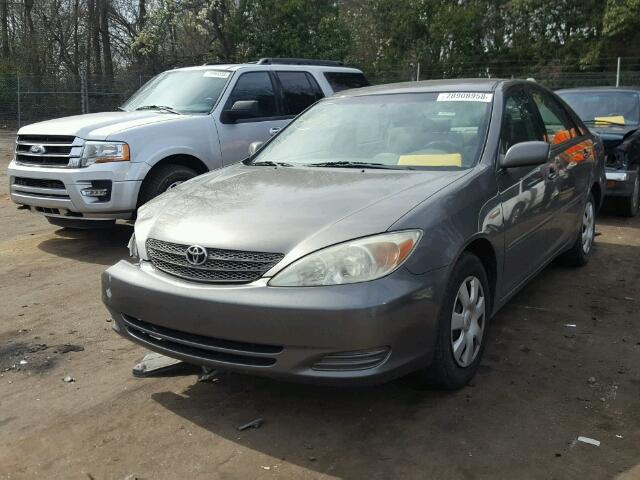 4T1BE32K22U530116 - 2002 TOYOTA CAMRY LE GRAY photo 2