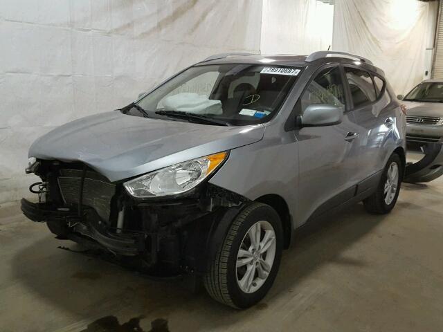 KM8JU3AC2AU098795 - 2010 HYUNDAI TUCSON GLS GRAY photo 2