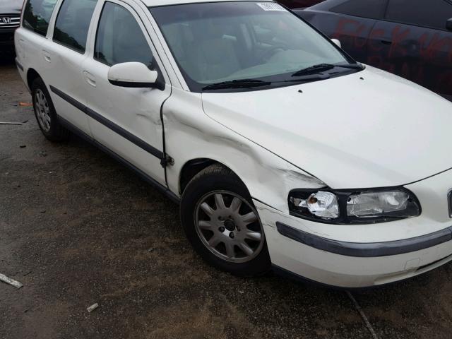 YV1SW61R012110781 - 2001 VOLVO V70 WHITE photo 9