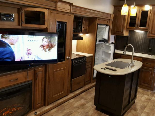 573FR3323G3304570 - 2016 GRAN REFLECTION ბეჟი ფოტო 9