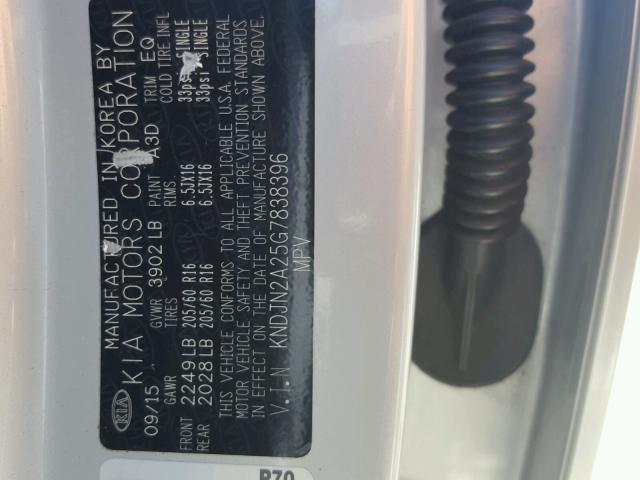 KNDJN2A25G7838396 - 2016 KIA SOUL SILVER photo 10