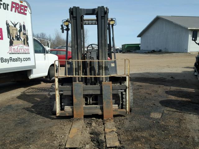 C813D02381X - 2000 YALE FORKLIFT YELLOW photo 2