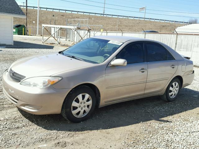 4T1BE32K04U907349 - 2004 TOYOTA CAMRY LE TAN photo 2