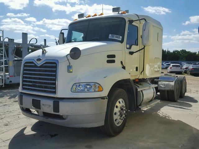 1M1AK06Y55N002459 - 2005 MACK 600 CXN600 WHITE photo 2