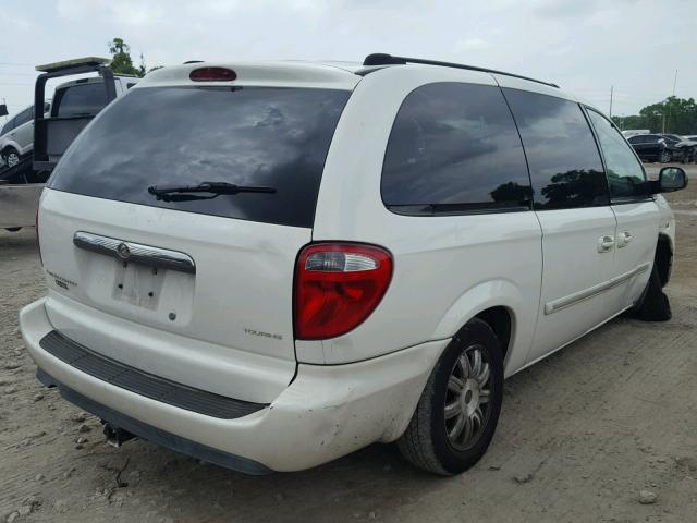 2C4GP54LX5R143997 - 2005 CHRYSLER TOWN & COU WHITE photo 4