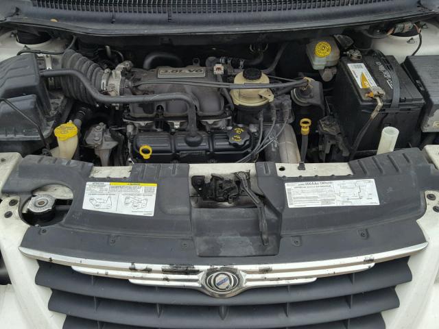 2C4GP54LX5R143997 - 2005 CHRYSLER TOWN & COU WHITE photo 7