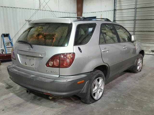 JT6HF10U8X0093359 - 1999 LEXUS RX 300 SILVER photo 4