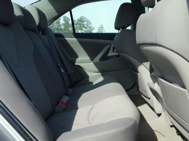 4T1BF3EK3BU681278 - 2011 TOYOTA CAMRY BASE SILVER photo 6